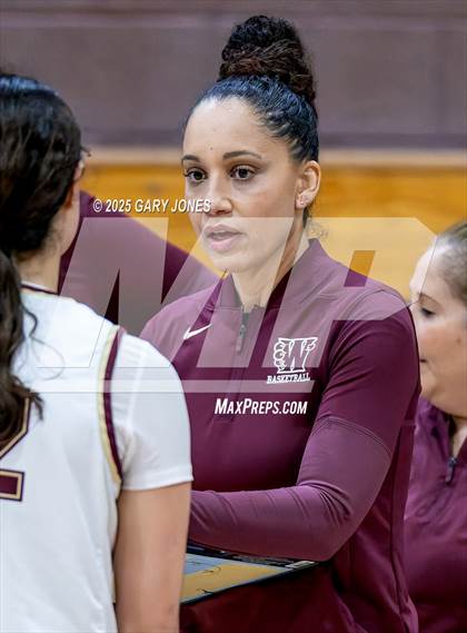 Thumbnail 2 in Whitney vs. Rio Linda (Chavez Christmas Classic) photogallery.