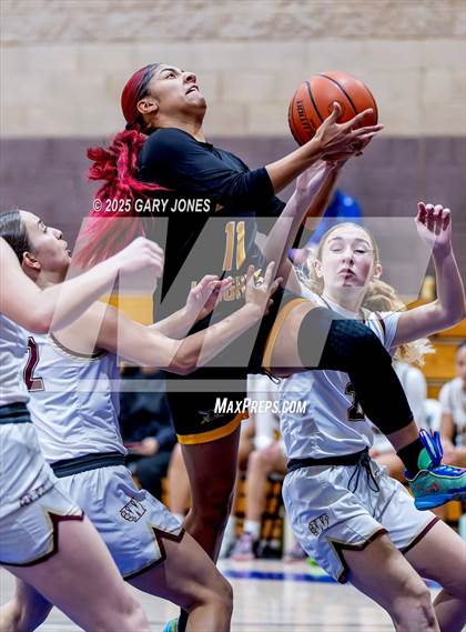 Thumbnail 2 in Whitney vs. Rio Linda (Chavez Christmas Classic) photogallery.