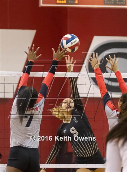 Thumbnail 3 in The Colony @ Creekview photogallery.