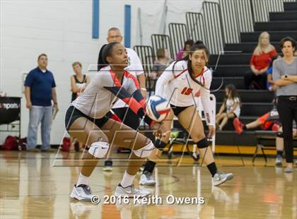 Thumbnail 2 in The Colony @ Creekview photogallery.