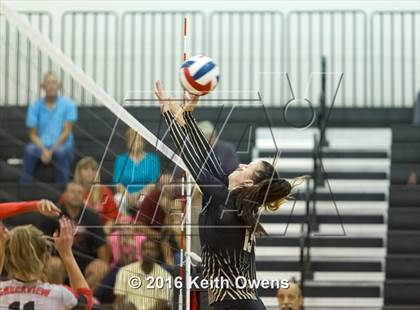 Thumbnail 2 in The Colony @ Creekview photogallery.