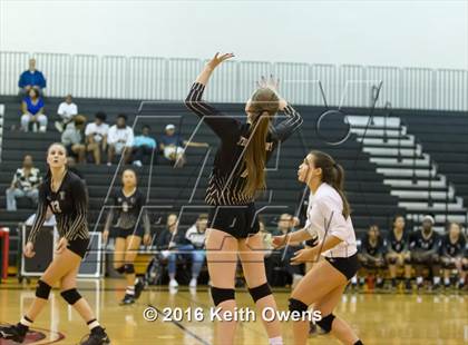 Thumbnail 1 in The Colony @ Creekview photogallery.
