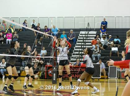 Thumbnail 2 in The Colony @ Creekview photogallery.