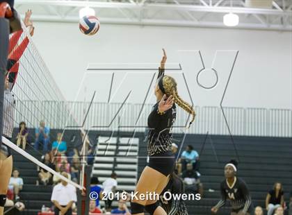 Thumbnail 2 in The Colony @ Creekview photogallery.