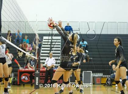 Thumbnail 1 in The Colony @ Creekview photogallery.