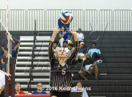 Thumbnail 1 in The Colony @ Creekview photogallery.
