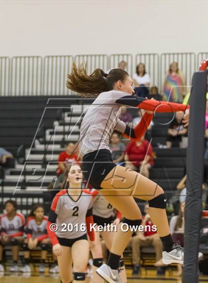 Thumbnail 2 in The Colony @ Creekview photogallery.