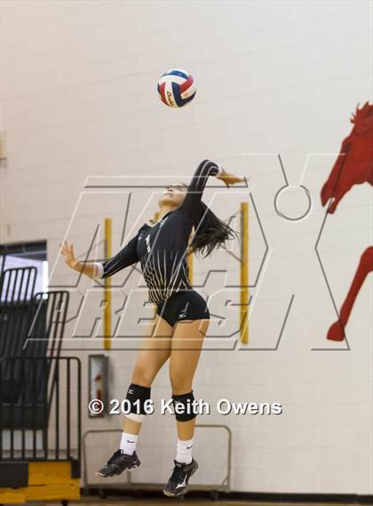 Thumbnail 1 in The Colony @ Creekview photogallery.