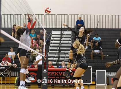 Thumbnail 3 in The Colony @ Creekview photogallery.
