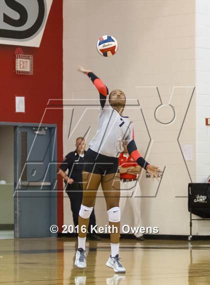 Thumbnail 2 in The Colony @ Creekview photogallery.