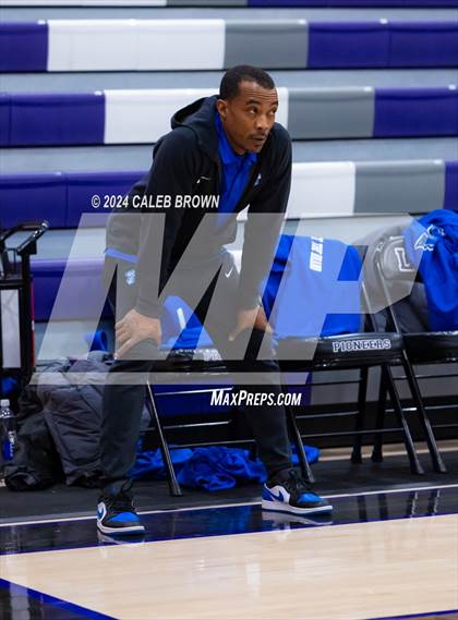 Thumbnail 3 in Eastern Hills vs. Corner Canyon (Holiday Hoopfest) photogallery.