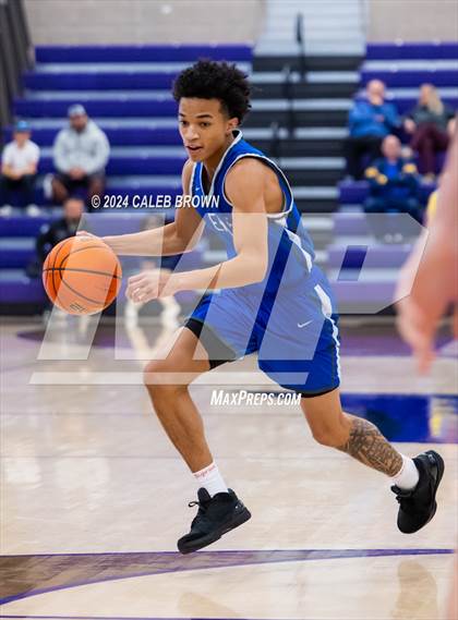 Thumbnail 2 in Eastern Hills vs. Corner Canyon (Holiday Hoopfest) photogallery.