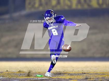Thumbnail 2 in  Booneville vs. Harmony Grove (AAA 3A Quarterfinal) photogallery.
