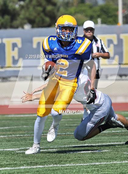 Thumbnail 3 in Valencia vs. Yorba Linda photogallery.