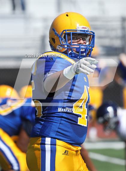 Thumbnail 3 in Valencia vs. Yorba Linda photogallery.