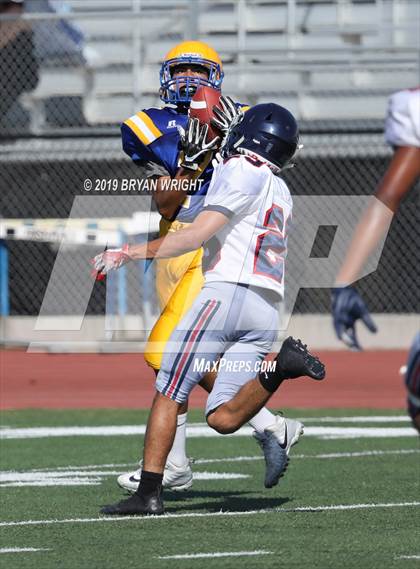 Thumbnail 3 in Valencia vs. Yorba Linda photogallery.
