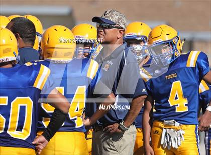 Thumbnail 2 in Valencia vs. Yorba Linda photogallery.
