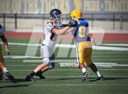 Thumbnail 2 in Valencia vs. Yorba Linda photogallery.