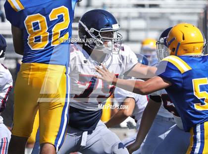Thumbnail 2 in Valencia vs. Yorba Linda photogallery.