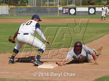 Thumbnail 1 in Bell Gardens @ Alhambra photogallery.