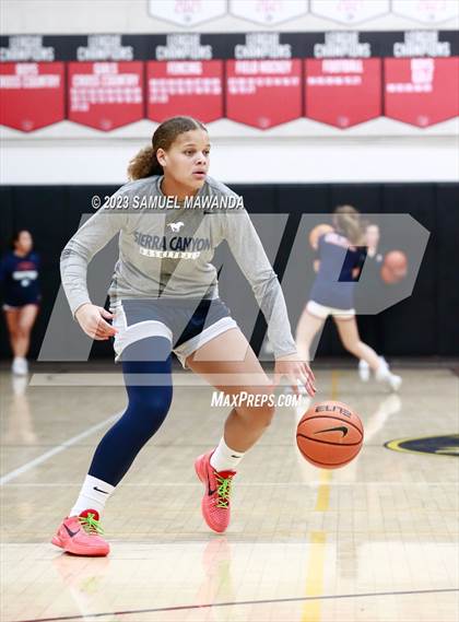 Thumbnail 2 in Sierra Canyon vs Brentwood School (Harvard-Westlake Tournament) photogallery.