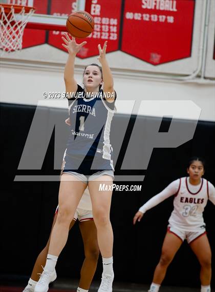 Thumbnail 3 in Sierra Canyon vs Brentwood School (Harvard-Westlake Tournament) photogallery.