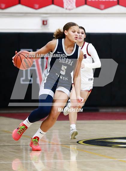 Thumbnail 3 in Sierra Canyon vs Brentwood School (Harvard-Westlake Tournament) photogallery.