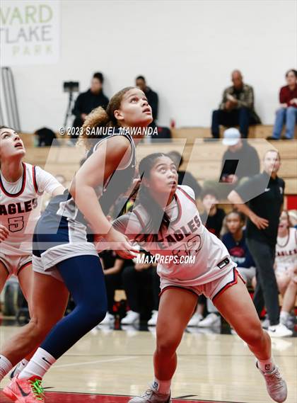 Thumbnail 3 in Sierra Canyon vs Brentwood School (Harvard-Westlake Tournament) photogallery.