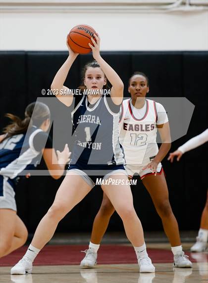 Thumbnail 2 in Sierra Canyon vs Brentwood School (Harvard-Westlake Tournament) photogallery.