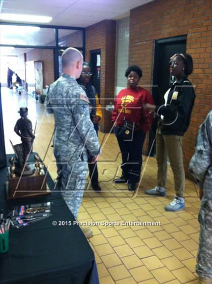 Thumbnail 2 in Laurel TOC Ceremony photogallery.