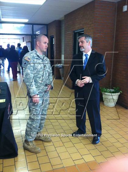 Thumbnail 3 in Laurel TOC Ceremony photogallery.