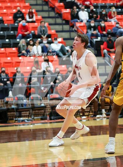 Thumbnail 1 in Argyle vs. Western Hills (UIL 4A Bi-Disttrict Playoff) photogallery.
