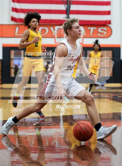 Thumbnail 1 in Argyle vs. Western Hills (UIL 4A Bi-Disttrict Playoff) photogallery.