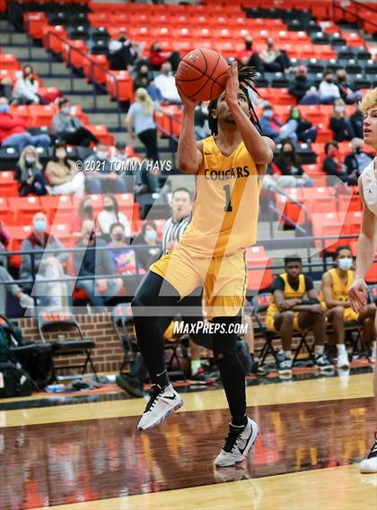 Thumbnail 1 in Argyle vs. Western Hills (UIL 4A Bi-Disttrict Playoff) photogallery.