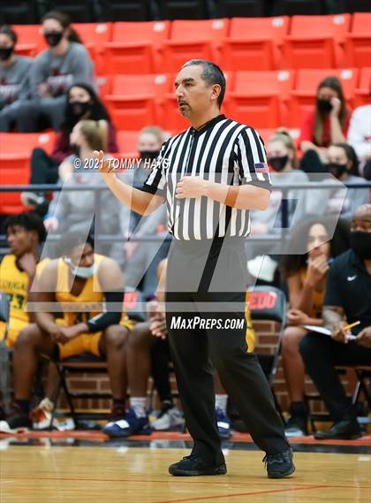 Thumbnail 1 in Argyle vs. Western Hills (UIL 4A Bi-Disttrict Playoff) photogallery.