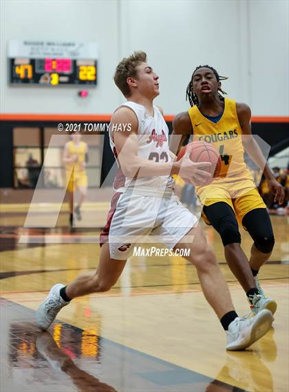 Thumbnail 1 in Argyle vs. Western Hills (UIL 4A Bi-Disttrict Playoff) photogallery.