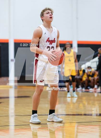 Thumbnail 3 in Argyle vs. Western Hills (UIL 4A Bi-Disttrict Playoff) photogallery.