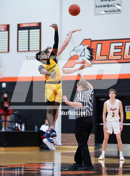 Thumbnail 1 in Argyle vs. Western Hills (UIL 4A Bi-Disttrict Playoff) photogallery.