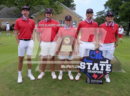 Thumbnail 2 in UIL 2A Golf Finals (Awards) photogallery.