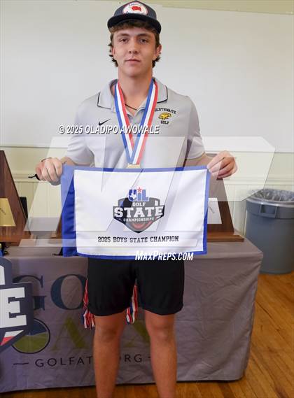 Thumbnail 3 in UIL 2A Golf Finals (Awards) photogallery.