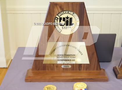 Thumbnail 1 in UIL 2A Golf Finals (Awards) photogallery.