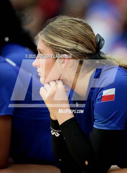 Thumbnail 3 in Allen vs Byron Nelson (UIL 6A D1 Volleyball Region Semi-final) photogallery.