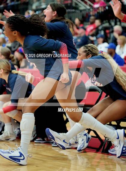 Thumbnail 2 in Allen vs Byron Nelson (UIL 6A D1 Volleyball Region Semi-final) photogallery.