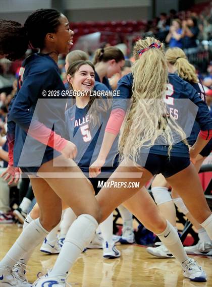 Thumbnail 1 in Allen vs Byron Nelson (UIL 6A D1 Volleyball Region Semi-final) photogallery.