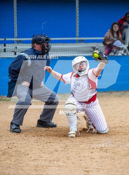 Thumbnail 1 in Deweyville vs Spurger (Evadale Tournament) photogallery.