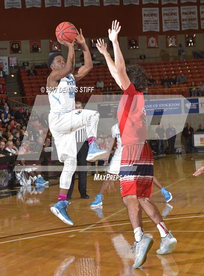 Thumbnail 2 in Beyer vs. Burbank (CIF SJS D2 Semifinal) photogallery.