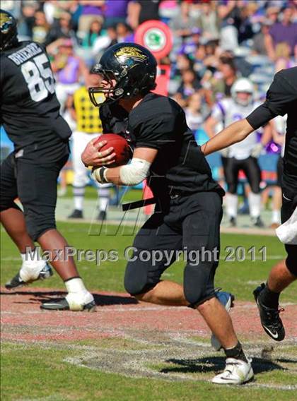 Thumbnail 2 in Santana vs. Valley Center (CIF SDS D4 Final) photogallery.