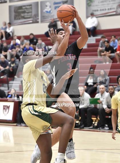 Thumbnail 2 in San Leandro vs. Moreau Catholic (Rancho Mirage Holiday Invitational) photogallery.