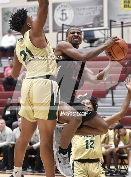 Thumbnail 1 in San Leandro vs. Moreau Catholic (Rancho Mirage Holiday Invitational) photogallery.