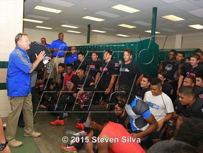 Thumbnail 1 in Centennial vs. Serra (2015 SoCal Honor Bowl) photogallery.